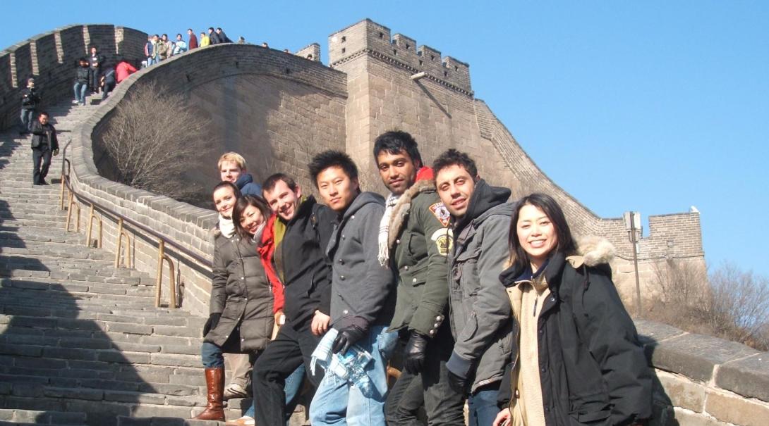 Volunteers make friends and visit tourist sites during their trip to China. Projects Abroad volunteers explore the Great Wall of China during their free time.
